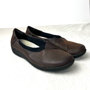 Clarks Cloudstepper Brown Flats